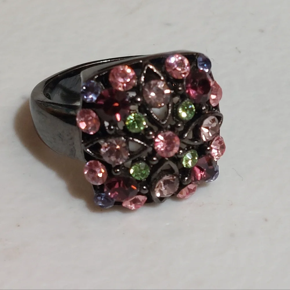 Gunmetal Tone Ring Embellished with Multicolor Sparkly Rhinestones Size 8 - Picture 4 of 8